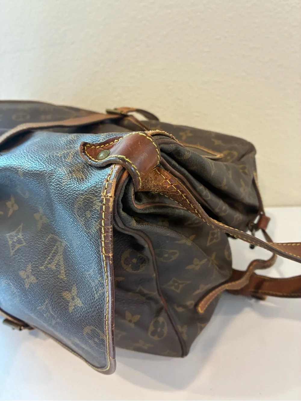 Louis Vuitton Monogram Canvas Messenger Bag in Brown